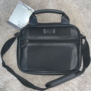 Kenneth Cole Reaction R-Tech Case For Tablet / iPad / Laptop up to 10.2”